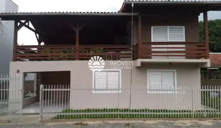 Oportunidade! Casa 4 Quartos a 110m da Praia por R$1.600.000