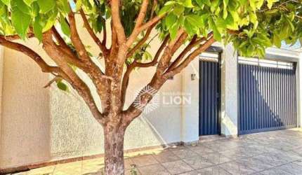 Casa com 3 dormitórios para alugar, 105 m² por R$ 2.600,00/mês - Residencial Veneza - Rio Verde/GO