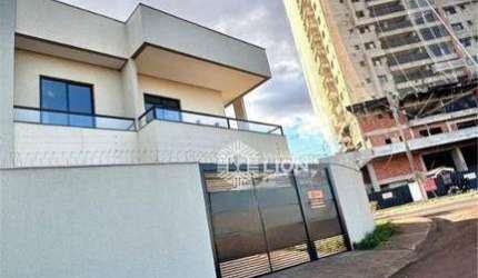 Sobrado com 3 dormitórios para alugar, 165 m² por R$ 5.000/mês - Residencial Interlagos - Rio Verde/GO