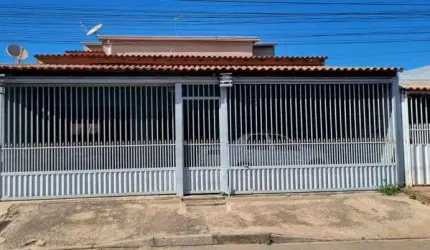Imóvel para venda possui 100 metros quadrados com 3 quartos em Recanto das Emas - Brasília - DF