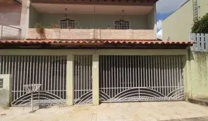Sobrado 250m² 4Qtos 2Suítes, Garagem, Excelente Localização na QN7 CJ17 - Riacho Fundo I