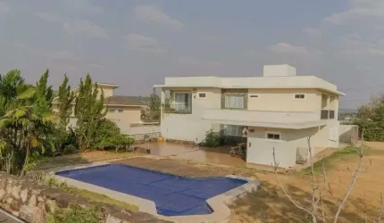 Imóvel para venda tem 1159 metros quadrados com 5 quartos