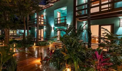 Luxuosa Propriedade à Beira-Mar no Condomínio Outeiro das Brisas com 5000M2, PORTEIRA FECHADA 7 SUÍTES.