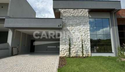 Casa à Venda no Residencial London Park, Indaiatuba/SP com 3 suítes e piscina.