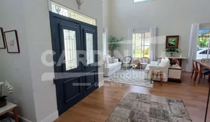 Casa de Condomínio com 5 Quartos e 7 banheiros à Venda, 366 m² por R$ 3.000.000.