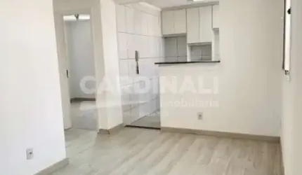 Apartamento com 2 Quartos e 1 banheiro à Venda, 44 m² por R$ 260.000