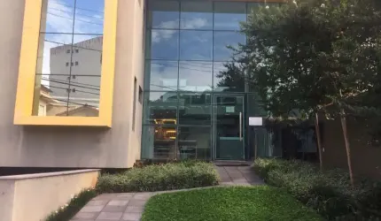 Comercial Sala / Salão com Condomínio em Campinas