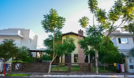 Casa com 4 quartos à venda na Rua Willy Zumblick, 130, Lagoa da Conceição, Florianópolis por R$ 3.490.000