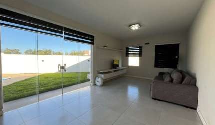 Linda casa Ninho Verde 1 com  04 dormitórios sendo 02 suítes R$ 550mil  Com Piscina
