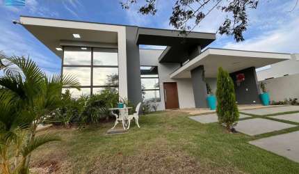 Belissima casa Totalmente Terreia - Mobiliada - 03 suítes e Aceita Financiamento Bancário Ninho Verde 1 - Porangaba