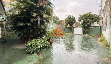 Casa com 3 quartos  com amplo quintal, no  Macuco - Santos/SP