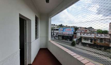 Casa / Sobrado no Gradim com 3 quartos e terraço em frente a Sanitária Marbella