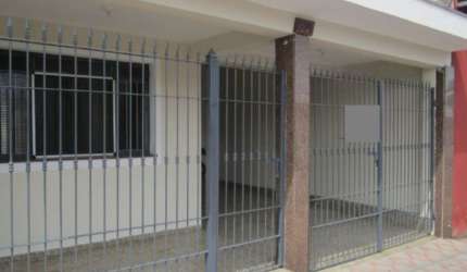 Casa com 2 quartos para alugar na Rua Rui Barbosa, 1507, Jardim São Francisco, Salto por R$ 2.300