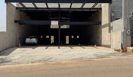 Galpão Comercial para Locação em Salto-SP, Bairro Residencial Central Parque: 1 Sala, 2 Banheiros, 3 Vagas de Garagem - 137m².!