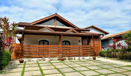 Casa em condomínio em Ubatuba, estuda apartamento em São José dos Campos como parte de pagamento.