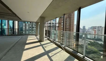 Apartamento de alto padrão com 209m² com 3 suítes, varanda ampla com vista, 3 vagas e depósito privativo, no Itaim.