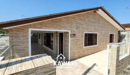 Casa com 04 quartos em Santa Teresinha