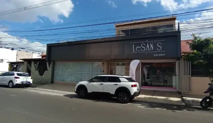 Salas comerciais climatizadas em galeria