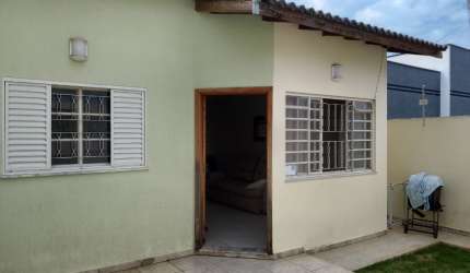 VENDO CASA TERREA COM QUINTAL SENDO 02 QUARTOS (01 SUITE ) NO SANTA MARTA III EM SALTO- SP