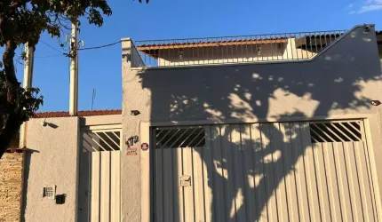 Casa tipo para venda com 3 quartos, sendo 1 suíte, 196m²