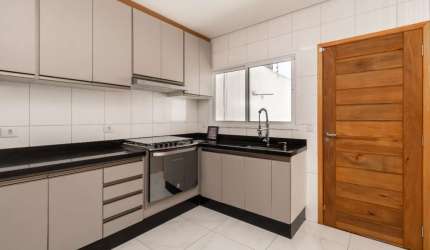 Sobrado para venda com 3 quartos, sendo 1 suíte, 107m²
