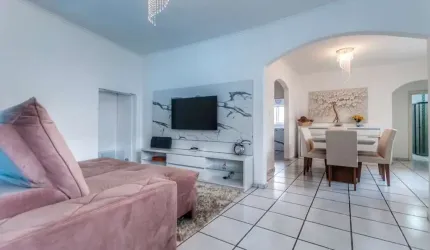 Casa tipo para venda com 5 quartos, sendo 1 suíte, 388m²
