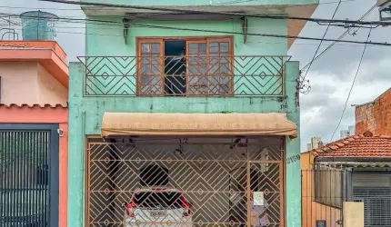 Sobrado para venda com 3 quartos, sendo 1 suíte, 196m²