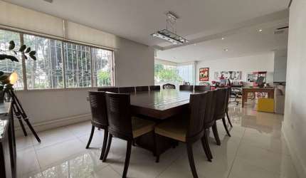 Apartamento tipo para venda com 4 quartos, sendo 2 suítes, 233m²