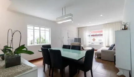 Sobrado para venda com 3 quartos, sendo 1 suíte, 162m²