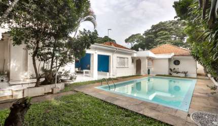 Casa tipo para venda com 4 quartos, sendo 2 suítes, 350m²