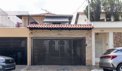 Casa tipo para venda com 3 quartos, sendo 1 suíte, 357m²