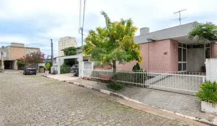 Sobrado Alto Padrão à Venda em Santana – Rua Fechada com Segurança 24h, 6 Dormitórios e Lazer Completo