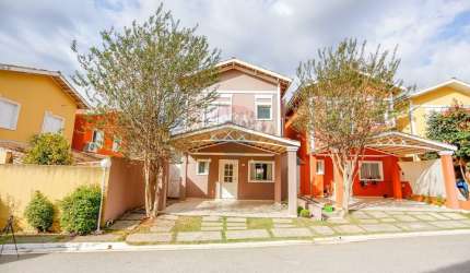 LINDA CASA NO CONDOMÍNIO RESERVA OLGA