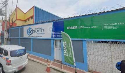 Alugo casa com 750 m2 com 6 quartos no Centro - São Gonçalo - RJ