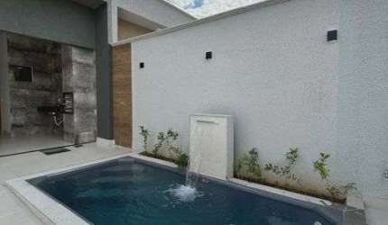 Casa térrea com 3 quartos sendo 1 suíte com piscina no Setor Jardim dos Girassois