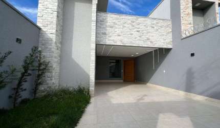Casa 3 suítes com piscina no Jardim Atlântico Próximo ao Parque Cascavel
