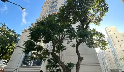 Apenas 1 apto por andar: Apartamento Decorado em Balneário Camboriú com 3 suítes