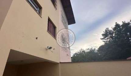 Casa boa e bem perto do centro da cidade de Sao Roque