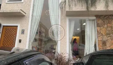 Imovel comercial a venda , recem reformado , alto padrao ,localizado no centro de Sao Roque ! Ideal para clinicas na area da saude .