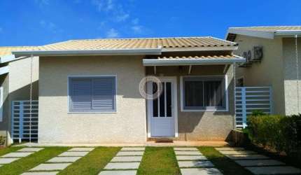 Linda Casa terrea em condominio fechado