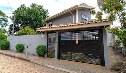 Casa excelente localização, 3 dormitórios, sendo 1 suíte, no centro de Jarinu: A casa mais charmosa da cidade!