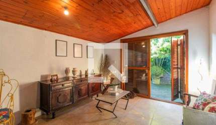Casa para Aluguel - Chapéu do Sol, 3 Quartos,  530 m² - Porto Alegre