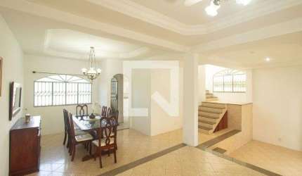 Casa para Aluguel - Campo Grande, 3 Quartos,  360 m² - Rio de Janeiro