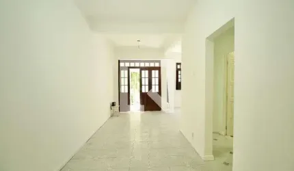Casa para Aluguel - Vila Laura, 2 Quartos,  196 m² - Salvador