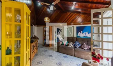 Casa para Aluguel - Passo D&apos;areia, 3 Quartos,  116 m² - Porto Alegre