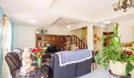 Casa para Aluguel - Medianeira, 4 Quartos,  350 m² - Porto Alegre