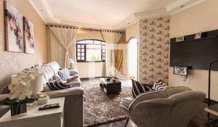 Casa para Aluguel - Itaquera, 4 Quartos,  317 m² - São Paulo