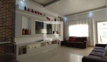 Casa para Aluguel - Ermelino Matarazzo, 3 Quartos,  200 m² - São Paulo