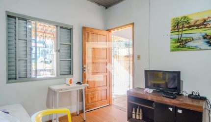 Casa para Aluguel - Nonoai, 1 Quarto,  1000 m² - Porto Alegre