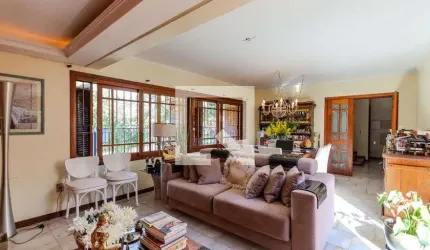 Casa para Aluguel - Cavalhada, 3 Quartos,  270 m² - Porto Alegre